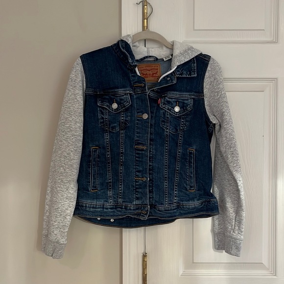 Levi's denim sweatshirt jacket (NWOT) - Picture 4 of 8